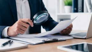 Scopri perché le imprese richiedono le visure camerali dei fornitori e quali dati verificano per ridurre rischi e scegliere partner affidabili.